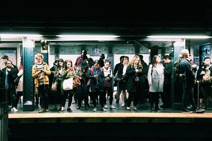 Las autoridades del metro de Nueva York aseguran que la medida eliminará las fusiones propensas a retrasos entre las líneas E y M en Queens