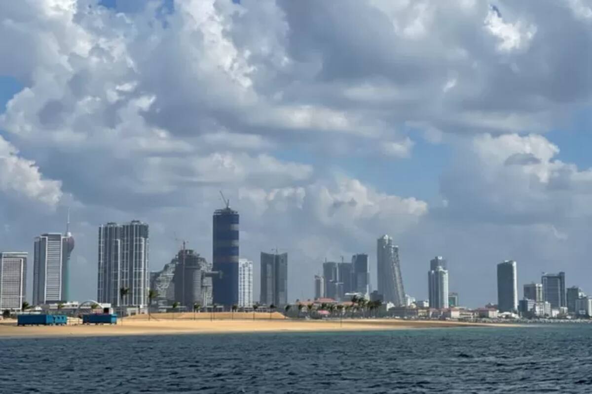 Las autoridades dicen que la ciudad que se está construyendo en la arena será rival de otros centros financieros como Dubái, Singapur o Hong Kong.