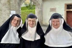 Las autoridades eclesiáticas enviaron a las hermanas Rita (izquierda), Regina (centro) y Bernadette a un hogar de ancians en 2023.