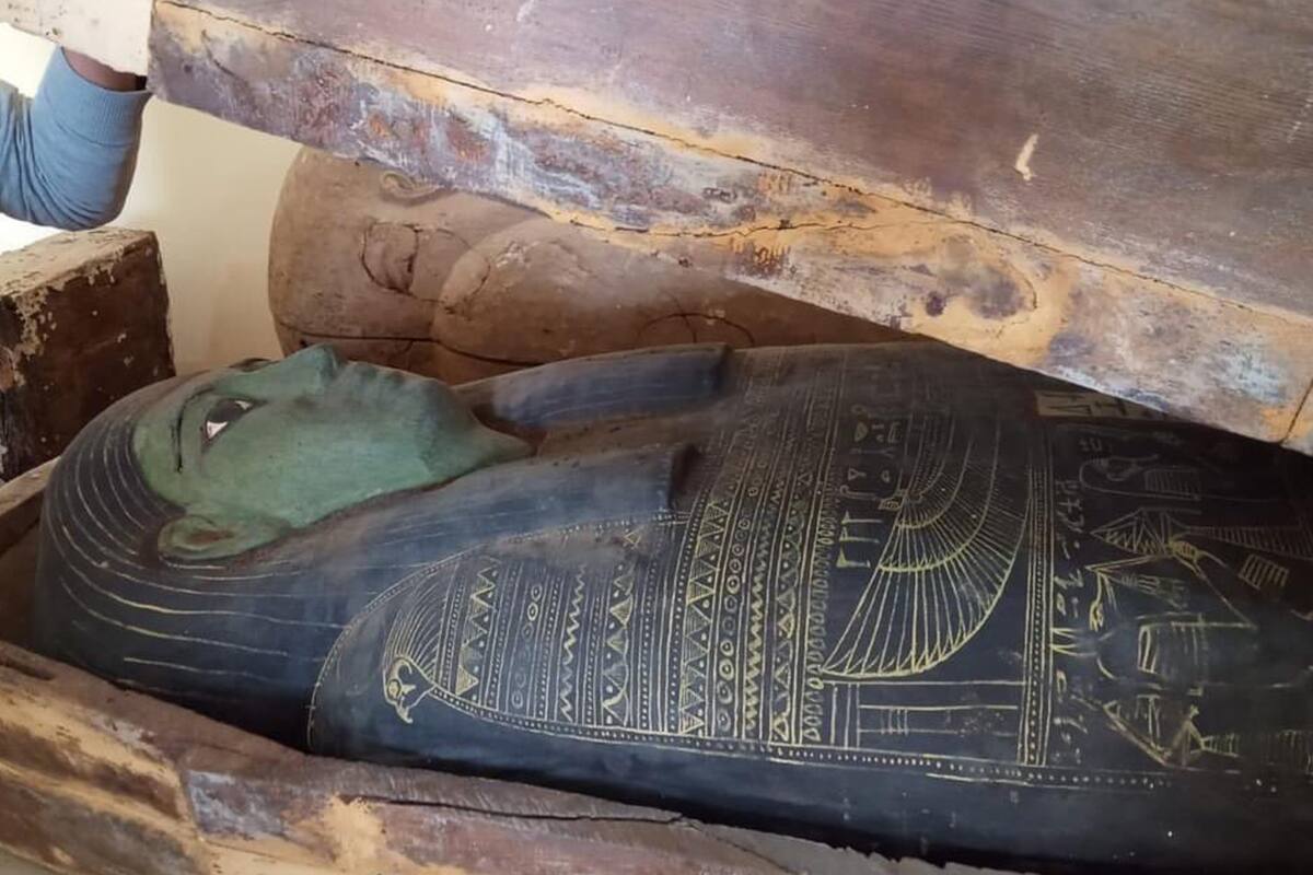 Las autoridades egipcias anunciaron el descubrimiento de los restos de un templo y de numerosas piezas arqueológicas, incluidos ataúdes de hace 3000 años, que arrojan luz sobre la adoración del rey Teti, primer faraón de la Sexta Dinastía del Reino Antiguo de Egipto