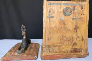 Las autoridades egipcias anunciaron el descubrimiento de los restos de un templo y de numerosas piezas arqueológicas, incluidos ataúdes de hace 3000 años, que arrojan luz sobre la adoración del rey Teti, primer faraón de la Sexta Dinastía del Reino Antiguo de Egipto