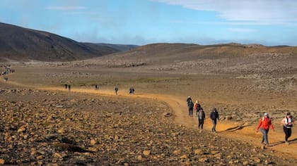 Las autoridades locales brindan actualizaciones diariamente sobre las condiciones en el volcán