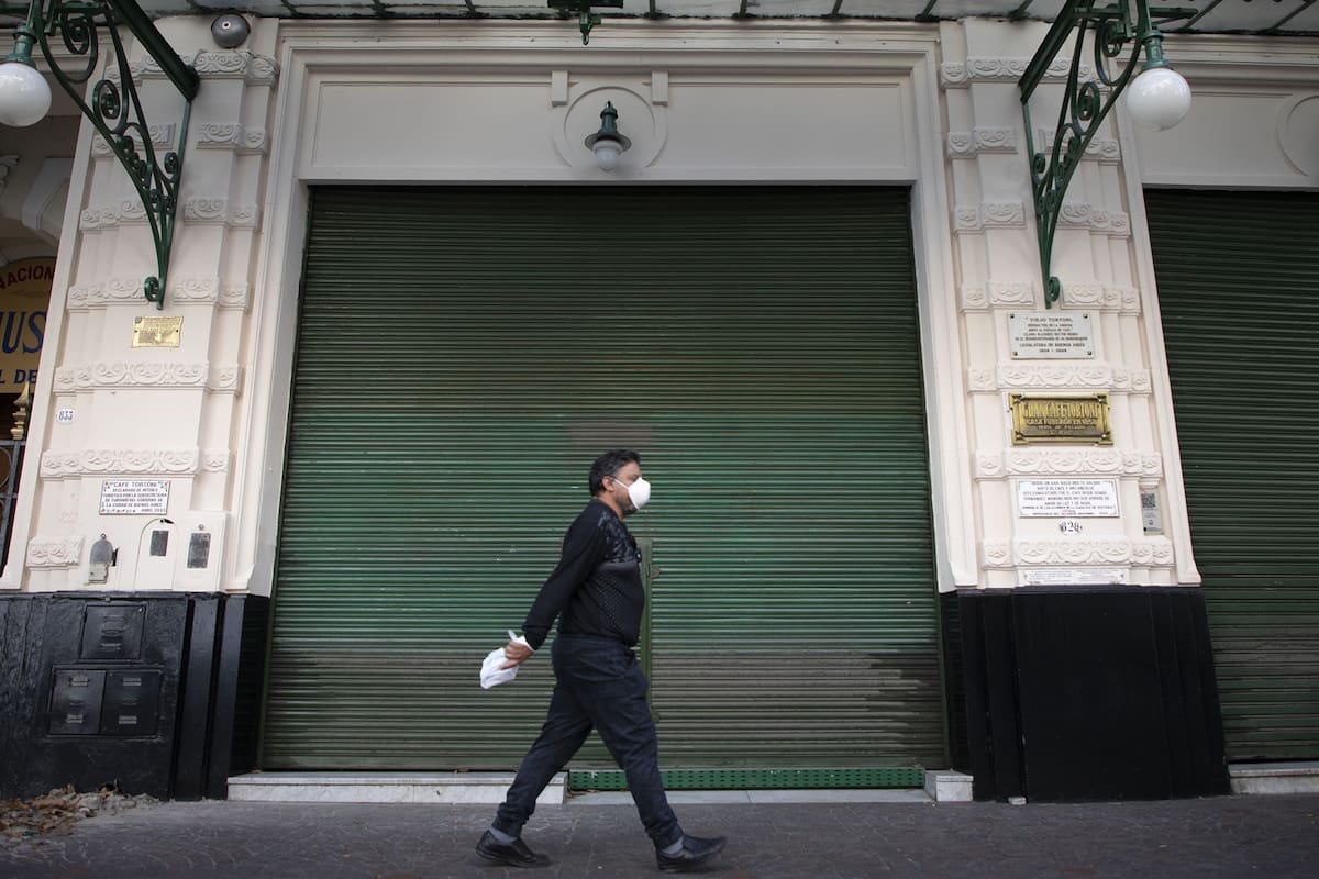 Las ayudas que da el Gobierno moderaron el impacto, pero la inseguridad alimentaria creció y alcanza al 19,9% de las familias; la tasa de pobreza se ubicaría entre 40 y 45% de la población