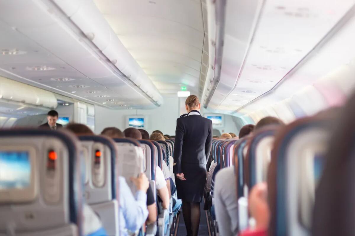 Las azafatas tienen que saber el abecedario de la aeronáutica de memoria (Foto: Archivo)