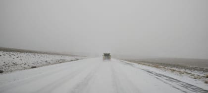 Las bajas temperaturas, el hielo y la nieve pueden ser factores que complican el tránsito. Foto: Archivo.