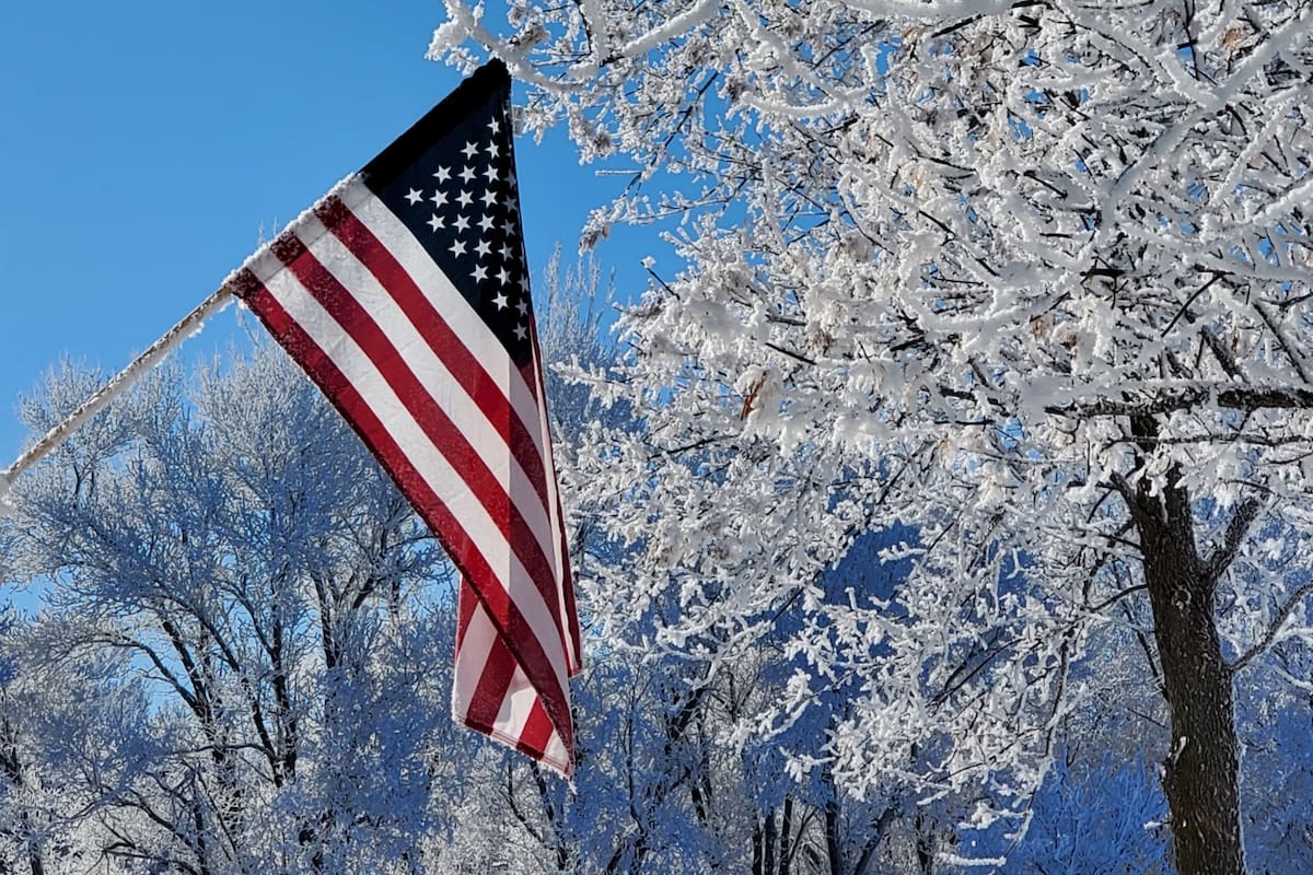 Las bajas temperaturas y altos índices de humedad generan un paisaje pintoresco en la localidad de Sioux Falls, Dakota del Sur