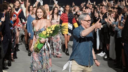 Las bandanas presentes en el imponente cierre de Tommy Hilfiger