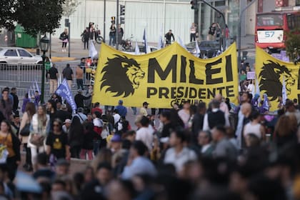 Las banderas amarillas, parte del cotillón libertario