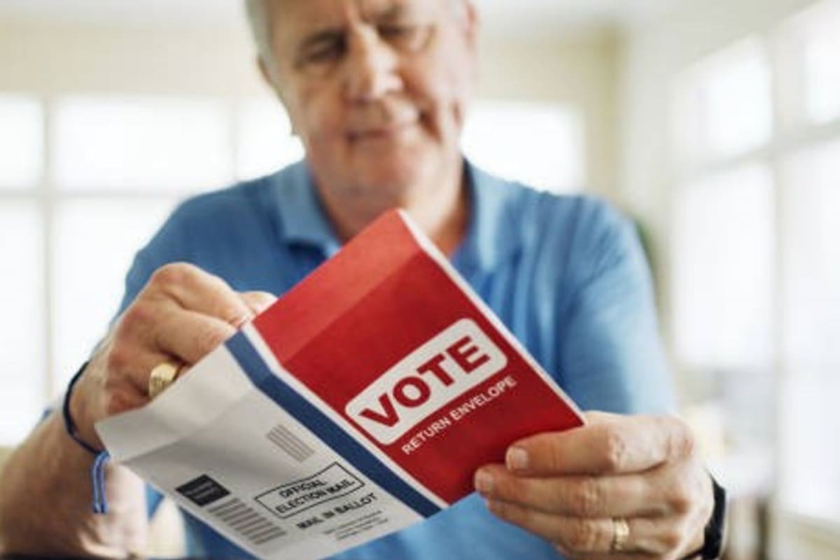 Las boletas de muestra ayudan a los votantes a tomar la decisión sobre a quiénes votar (iStock)