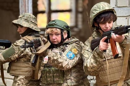 Las brujas de Bucha son parte de una unidad de defensa voluntaria compuesta casi totalmente de mujeres