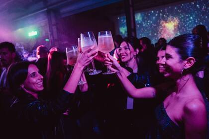 Las burbujas se hacen cada más lugar en la noche y en los eventos