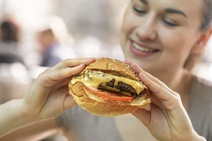 Las cadenas celebran el National Chesseburger Day con grandes ofertas