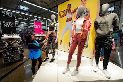 Las cadenas minoristas suspendieron los pedidos de prendas textiles