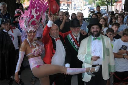 Las calles de Piobbico recibió el año pasado cerca de 6000 visitantes que presenciaron la elección del presidente de los feos