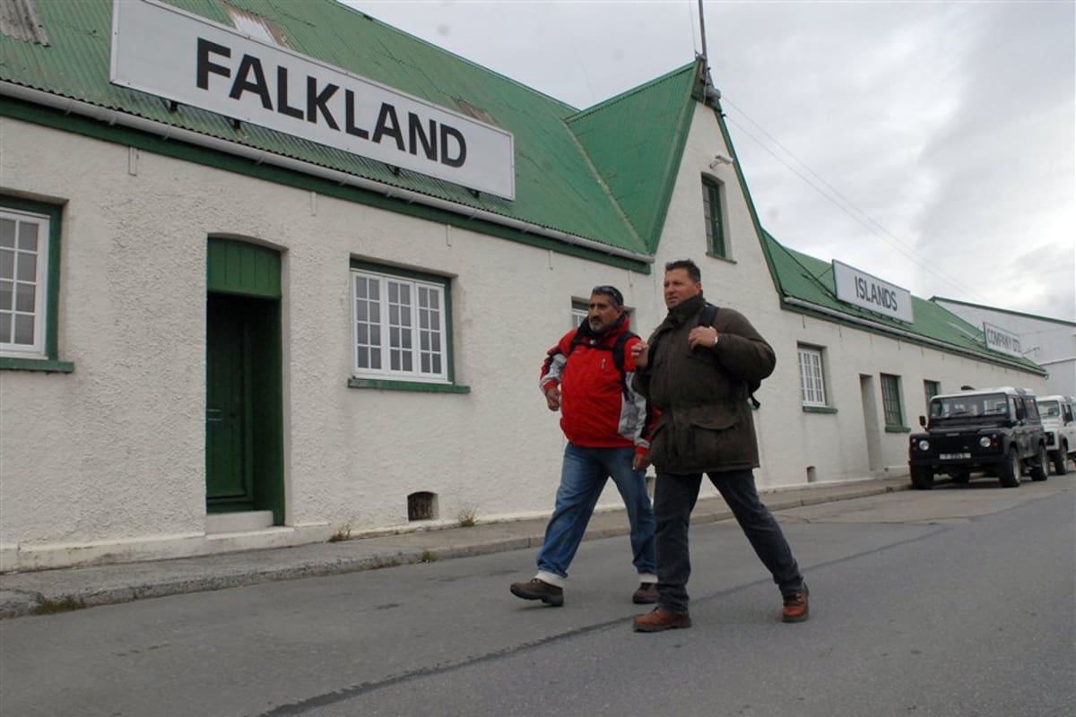 Las calles de Puerto Argentino, en las Malvinas, en 2007