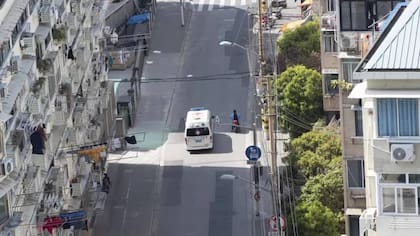 Las calles de Shanghái permanecen desoladas