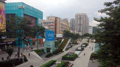 Las calles de Shenzhen, repletas de negocios de tecnología