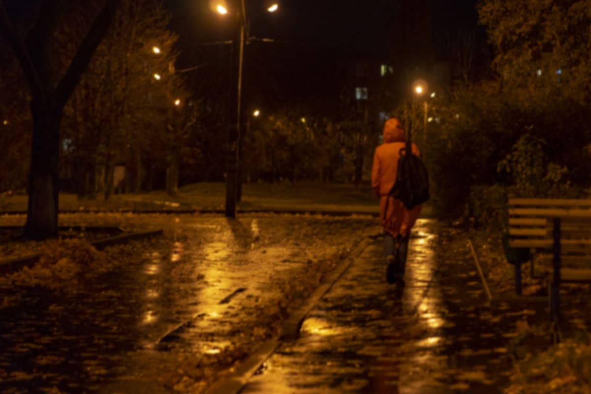 Las calles pueden ser inseguras para cualquiera, pero hay un factor que cambia el juego para la mitad de la población