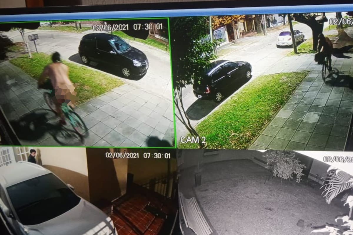 Las cámaras de seguridad de una vivienda captaron a una persona desnuda que andaba en bicicleta en Banfield