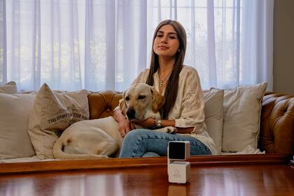 Las cámaras de vigilancia hogareña como la SmartHome permiten ver qué sucede en casa cuando estamos ausentes, incluyendo supervisar lo que hacen las mascotas