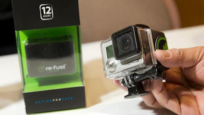 Las cámaras GoPro también generaron todo un ecosistema de accesorios extra que complementan o amplían sus prestaciones