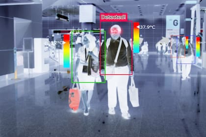 Las cámaras termográficas, el reconocimiento de rostros y el uso de luz ultravioleta UV-C para desinfectar ambientes son algunas de las tecnologías que comenzaron a estar disponibles en la Argentina para gestionar el movimiento seguro de personas en espacios comunes