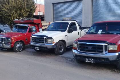 Las camionetas usadas en el robo de rieles