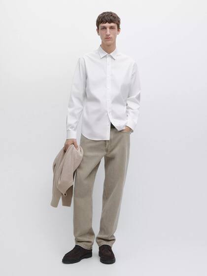 Las camisas de algodón de Massimo Dutti oscilan entre los 40 y 60 dólares