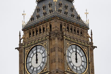 Las campanas del Big Ben, de Londres, tocaron ayer por última vez al mediodía antes de ser silenciadas para comenzar un proceso de restauración que se extenderá durante cuatro años