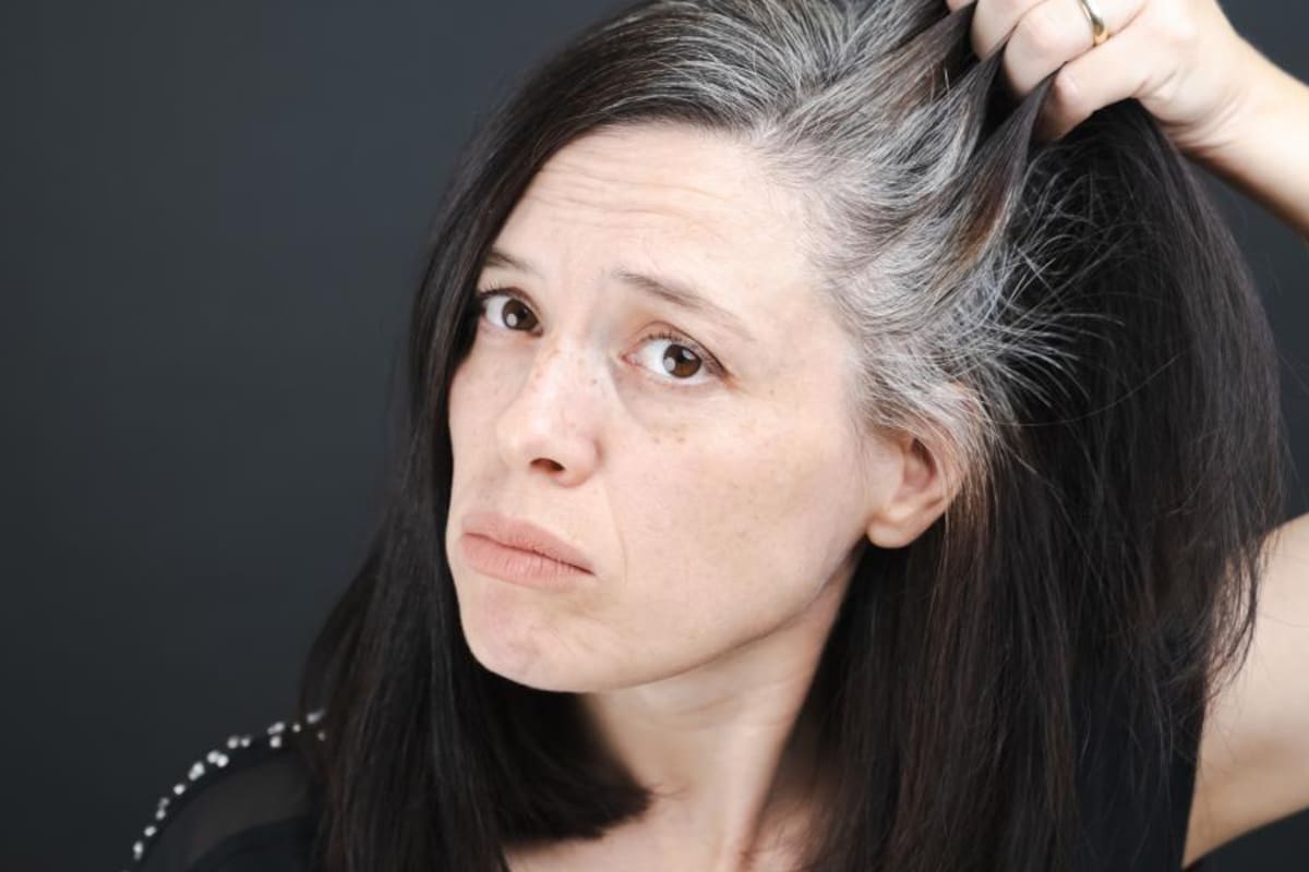 Las canas aparecen con los años