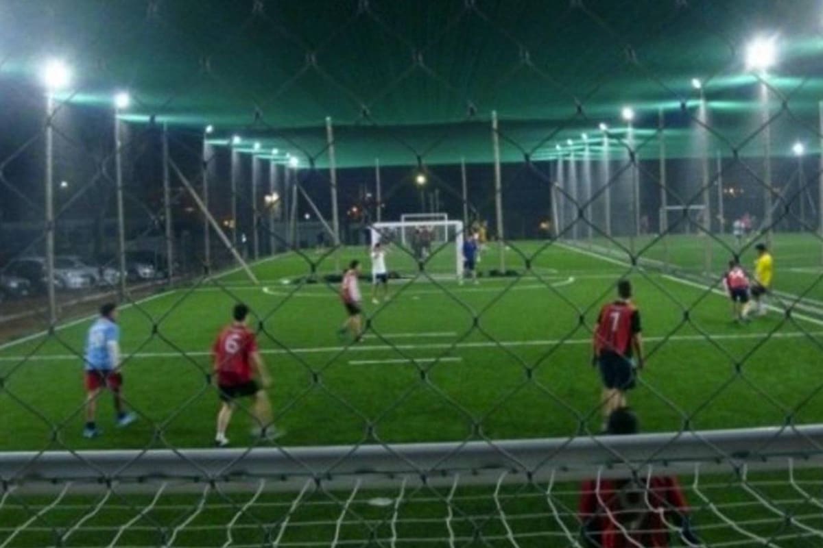 Las canchas de fútbol cinco podrán funcionar con un máximo de 10 jugadores