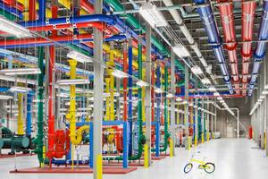 Las cañerías que llevan agua para refrigerar los sistemas en Douglas County, donde Google tiene un centro de cómputos