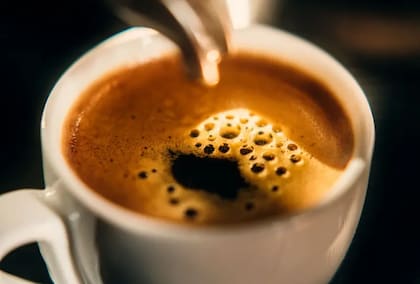 Las cantidades de cafeína en una taza de café depende mucho de cómo se prepara la bebida