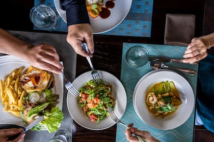 Las cantidades de comida que se presentan en los sueños da mensajes del inconsciente