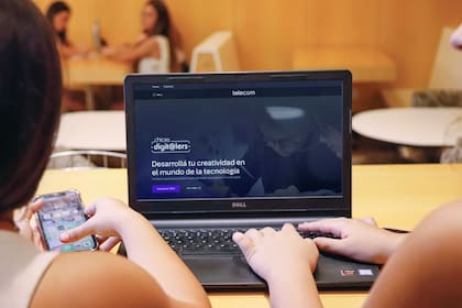 Las capacitaciones son importantes para insertarse en el campo tecnológico