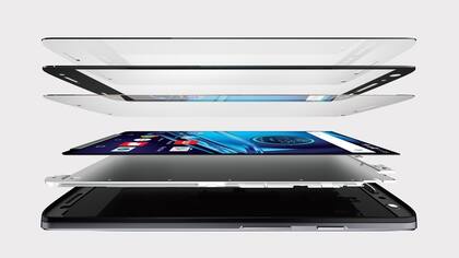 Las capas del frente del Moto X Force