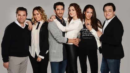 Las caras del debut: Damián Dreizik, Marina Bellati, Minujín, Zylberberg, Agustina Lecouna y Fernán Mirás