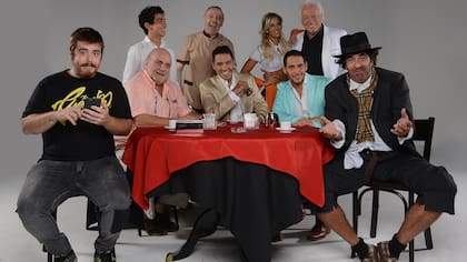 Las caras del regreso de Polémica en el bar
