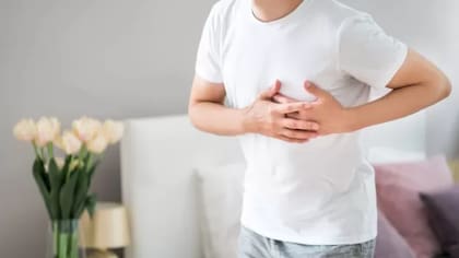 Las carnes rojas contienen grasas saturadas que contribuyen a la formación de LDL, uno de los principales protagonistas de la enfermedad arterioesclerótica, que genera infarto de miocardio y ACV