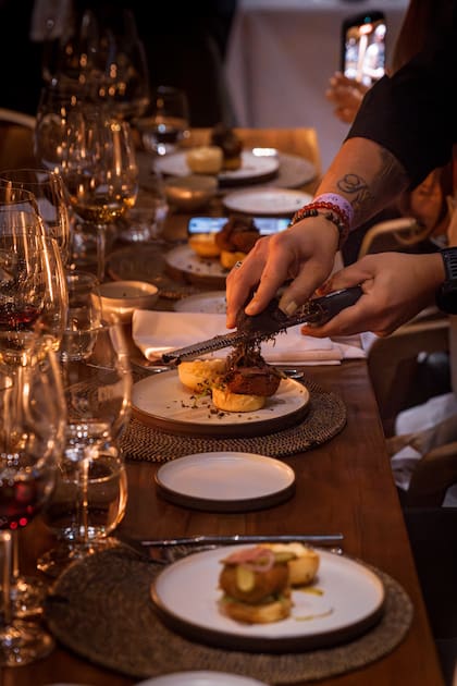 Las carnes y el vino son el eje de la propuesta de Casa Vigil en Estancia Vigil