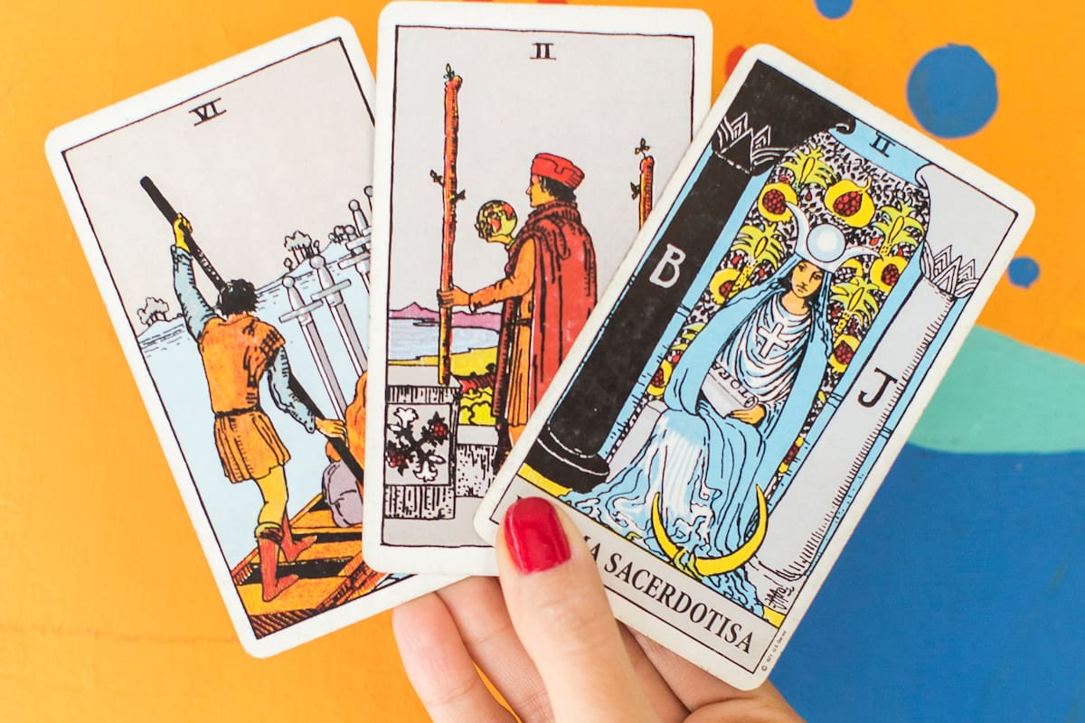Las cartas de Tarot permiten conocer información del pasado y presente de cada persona