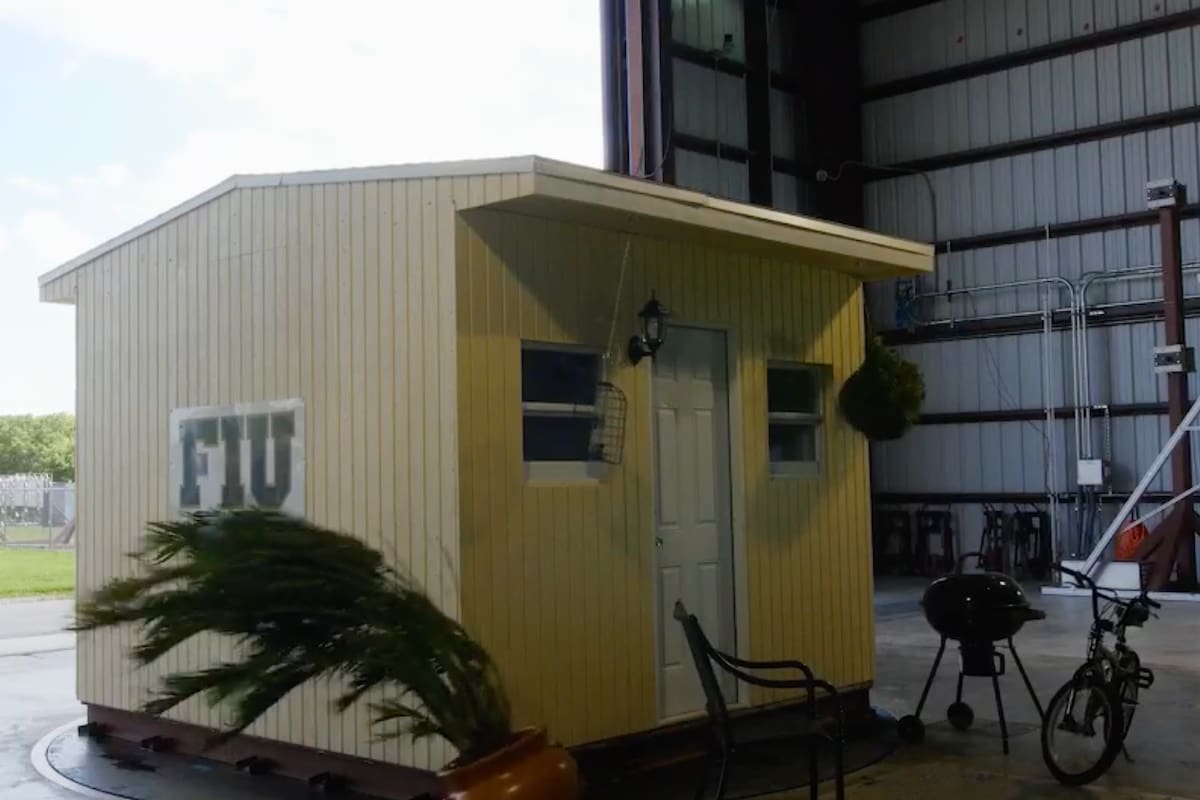 Las casas de tamaño real son sometidas a vientos mayores a 250 kilómetros por hora