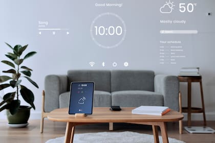 Las casas inteligentes pueden preparar el lugar a distancia antes de llegar, encendiendo luces y controlando la temperatura de la calefacción o el aire acondicionado