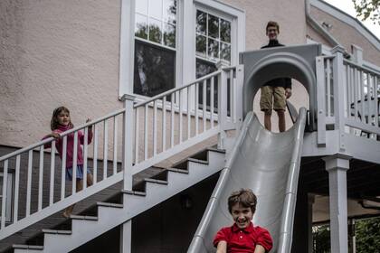 Las casas se demandan cada vez más con un diseño de patio o porche y si, además son espacios de diversión y distención, mejor