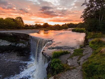 Las Cataratas, consideradas una de las Nuevas Maravillas del Mundo, se pueden recorrer de día y de noche.