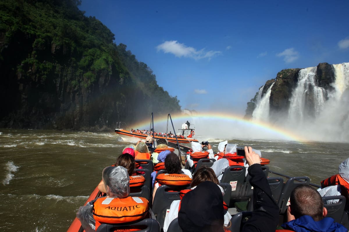 Las Cataratas del Iguazú, uno de los destinos favoritos del turismo argentino