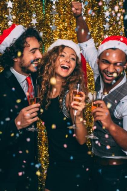 Las celebraciones navideñas están llenas de comida y licor
Foto: iStock