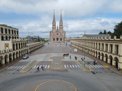 Las cercanías a la basílica de Luján son muy demandadas por la visita del Papa