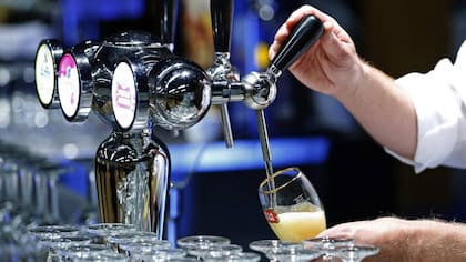 Las cerveceras SABMiller y AB InBev anunciaron una de las mayores fusiones de la historia
