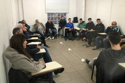 Las charlas para interiorizarse del proyecto para futbolistas retirados